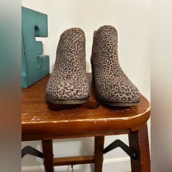 4/$25 or listed price⛄️!! Lucky Brand Fallila Bootie - Picture 10 of 10